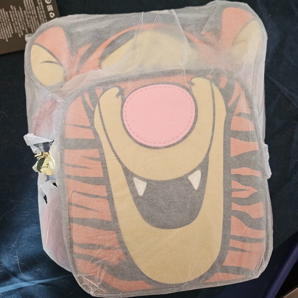 Loungefly Vampire Tigger crossbody bag NWT